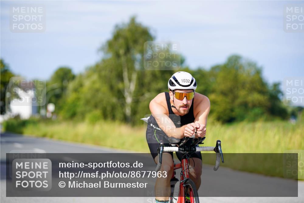 31.08.2025 - Elbe Triathlon Hamburg Michael Burmester http://msf.ph/oto/8677963 31.08.2025 10:32:15 Radfahren 938, 1032, 1127, 1213 meine-sportfotos.de