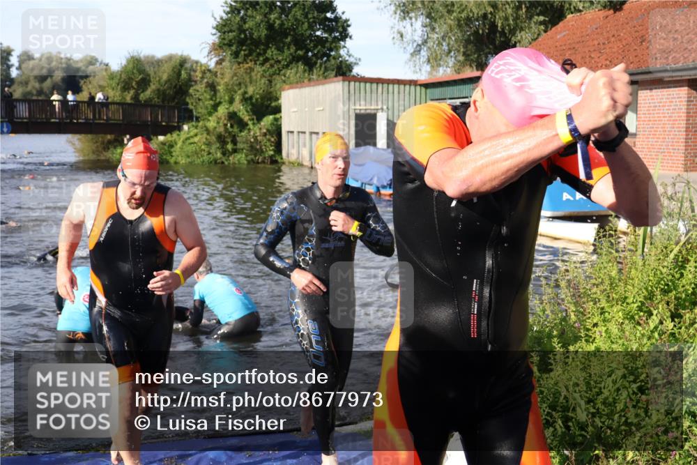 31.08.2025 - Elbe Triathlon Hamburg Luisa Fischer http://msf.ph/oto/8677973 31.08.2025 09:21:19 Schwimmen 682, 693, 717, 726, 742 meine-sportfotos.de