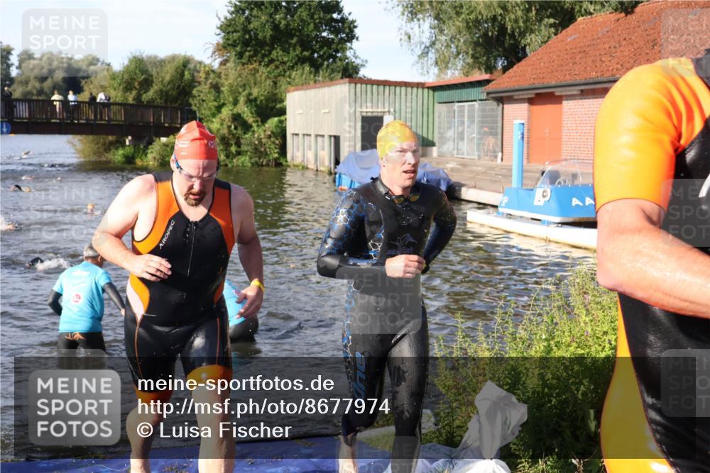 31.08.2025 - Elbe Triathlon Hamburg Luisa Fischer http://msf.ph/oto/8677974 31.08.2025 09:21:19 Schwimmen 682, 693, 717, 726, 742 meine-sportfotos.de