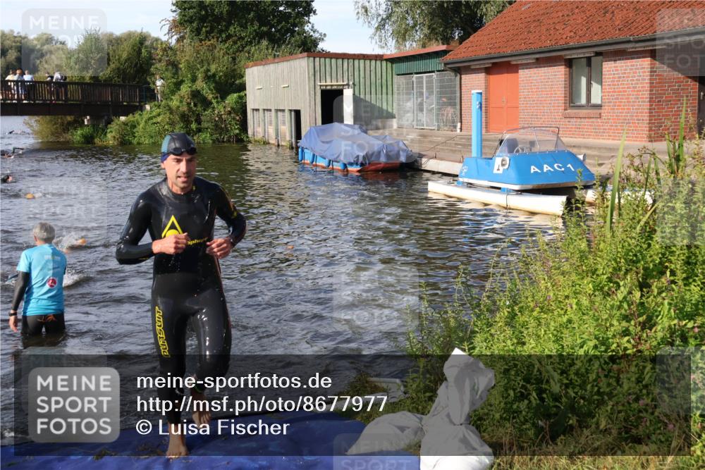 31.08.2025 - Elbe Triathlon Hamburg Luisa Fischer http://msf.ph/oto/8677977 31.08.2025 09:21:31 Schwimmen 691, 769 meine-sportfotos.de
