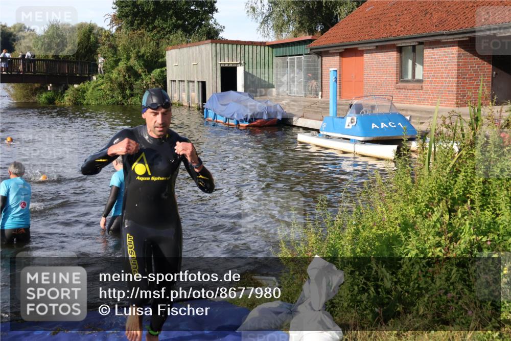 31.08.2025 - Elbe Triathlon Hamburg Luisa Fischer http://msf.ph/oto/8677980 31.08.2025 09:21:31 Schwimmen 691, 769 meine-sportfotos.de