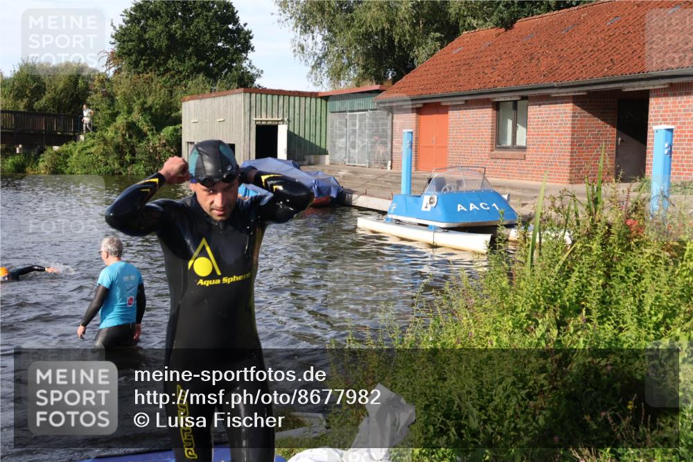 31.08.2025 - Elbe Triathlon Hamburg Luisa Fischer http://msf.ph/oto/8677982 31.08.2025 09:21:31 Schwimmen 691, 769 meine-sportfotos.de