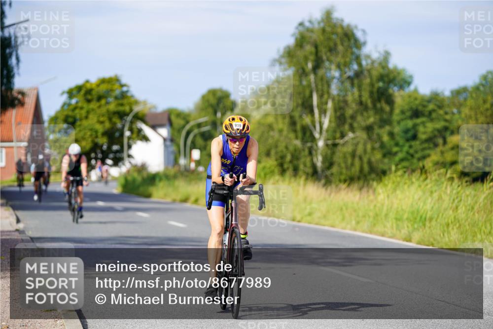 31.08.2025 - Elbe Triathlon Hamburg Michael Burmester http://msf.ph/oto/8677989 31.08.2025 10:32:24 Radfahren 732, 811, 919, 1208, 1213 meine-sportfotos.de