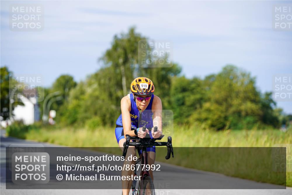 31.08.2025 - Elbe Triathlon Hamburg Michael Burmester http://msf.ph/oto/8677992 31.08.2025 10:32:25 Radfahren 732, 811, 919, 1208 meine-sportfotos.de