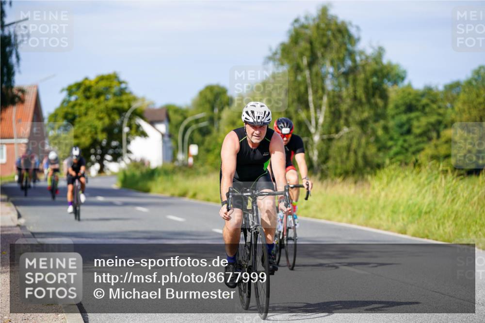 31.08.2025 - Elbe Triathlon Hamburg Michael Burmester http://msf.ph/oto/8677999 31.08.2025 10:32:28 Radfahren 732, 811, 919, 1185, 1208 meine-sportfotos.de