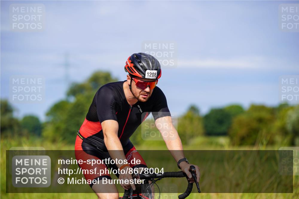 31.08.2025 - Elbe Triathlon Hamburg Michael Burmester http://msf.ph/oto/8678004 31.08.2025 10:32:29 Radfahren 732, 811, 1185, 1208 meine-sportfotos.de