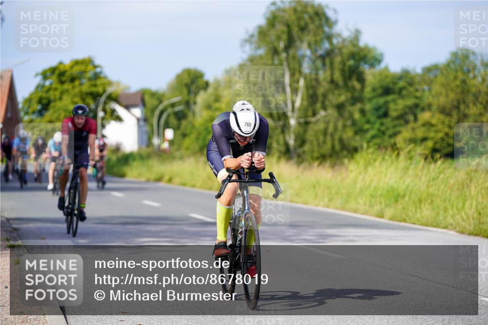 31.08.2025 - Elbe Triathlon Hamburg Michael Burmester http://msf.ph/oto/8678019 31.08.2025 10:32:33 Radfahren 811, 896, 932, 1168, 1185, 1226, 1240 meine-sportfotos.de