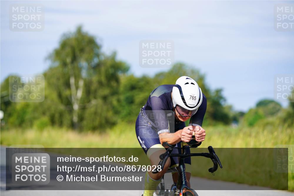 31.08.2025 - Elbe Triathlon Hamburg Michael Burmester http://msf.ph/oto/8678028 31.08.2025 10:32:33 Radfahren 811, 896, 932, 1168, 1185, 1226, 1240 meine-sportfotos.de