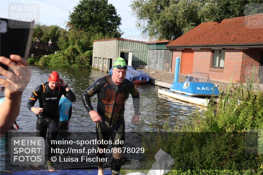 31.08.2025 - Elbe Triathlon Hamburg Luisa Fischer http://msf.ph/oto/8678029 31.08.2025 09:22:03 Schwimmen 612, 696, 752 meine-sportfotos.de
