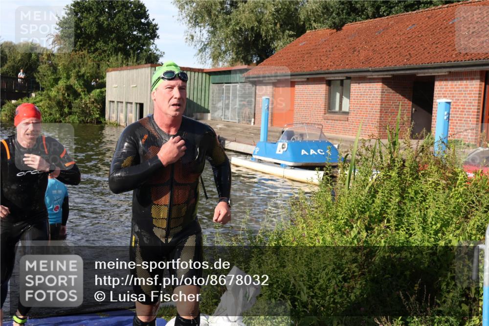 31.08.2025 - Elbe Triathlon Hamburg Luisa Fischer http://msf.ph/oto/8678032 31.08.2025 09:22:03 Schwimmen 612, 696, 752 meine-sportfotos.de
