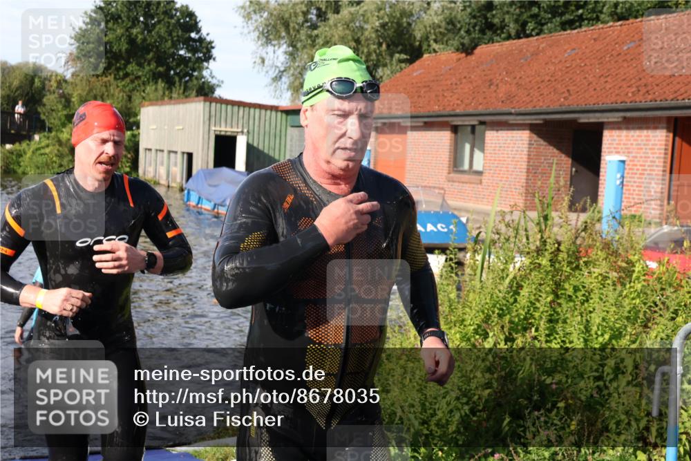 31.08.2025 - Elbe Triathlon Hamburg Luisa Fischer http://msf.ph/oto/8678035 31.08.2025 09:22:04 Schwimmen 696, 752 meine-sportfotos.de