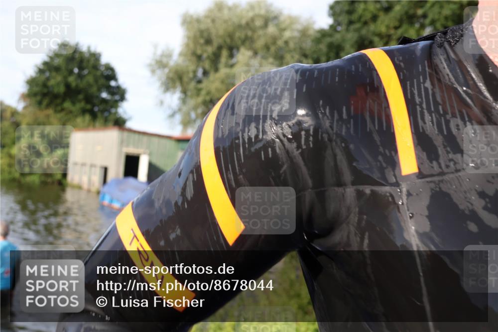31.08.2025 - Elbe Triathlon Hamburg Luisa Fischer http://msf.ph/oto/8678044 31.08.2025 09:22:05 Schwimmen 696, 752 meine-sportfotos.de