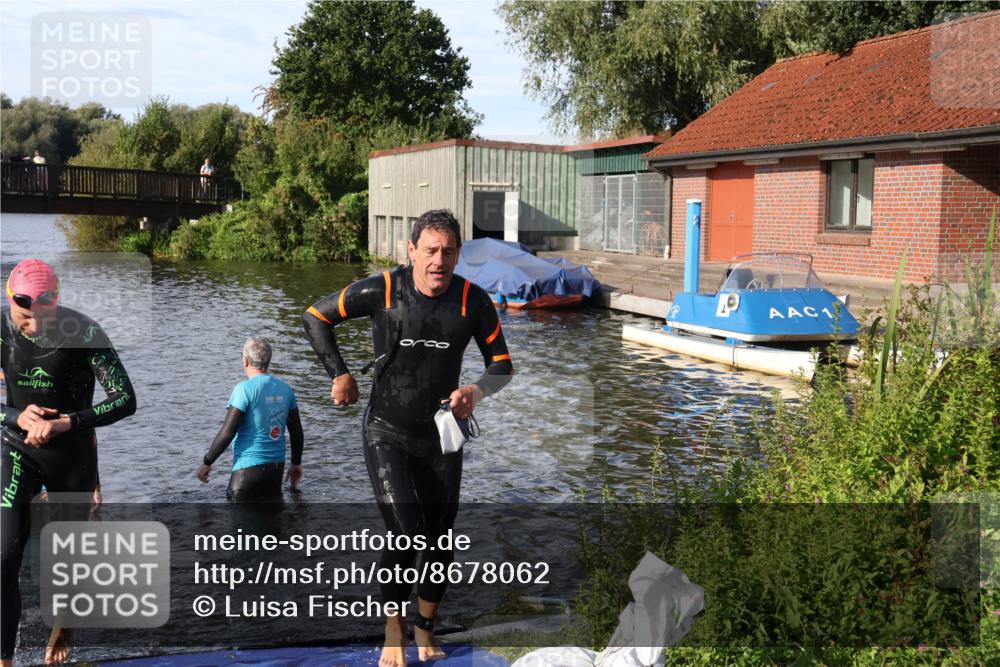 31.08.2025 - Elbe Triathlon Hamburg Luisa Fischer http://msf.ph/oto/8678062 31.08.2025 09:22:23 Schwimmen 700, 764 meine-sportfotos.de