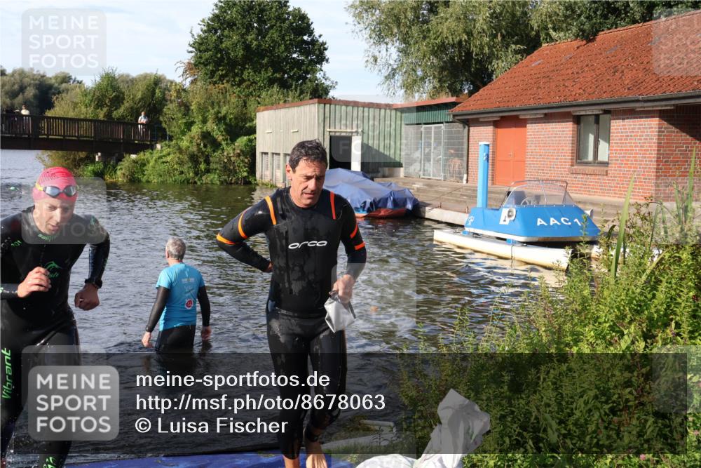 31.08.2025 - Elbe Triathlon Hamburg Luisa Fischer http://msf.ph/oto/8678063 31.08.2025 09:22:23 Schwimmen 700, 764 meine-sportfotos.de