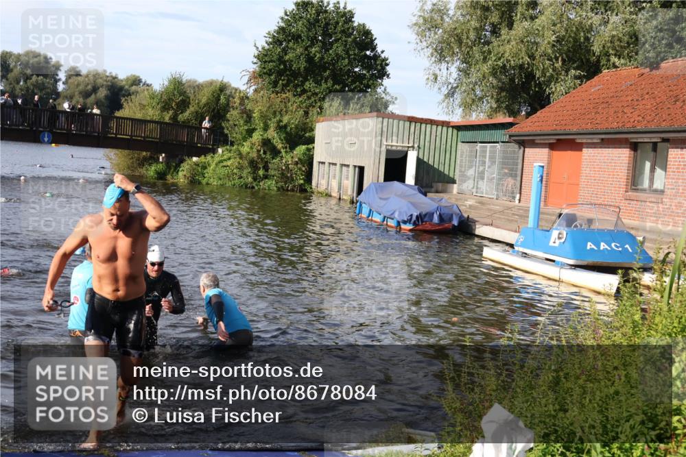 31.08.2025 - Elbe Triathlon Hamburg Luisa Fischer http://msf.ph/oto/8678084 31.08.2025 09:22:37 Schwimmen 710, 727, 766 meine-sportfotos.de