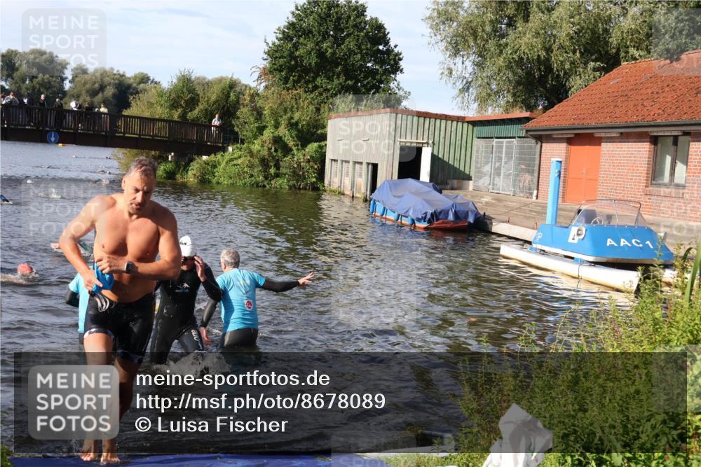 31.08.2025 - Elbe Triathlon Hamburg Luisa Fischer http://msf.ph/oto/8678089 31.08.2025 09:22:37 Schwimmen 710, 727, 766 meine-sportfotos.de