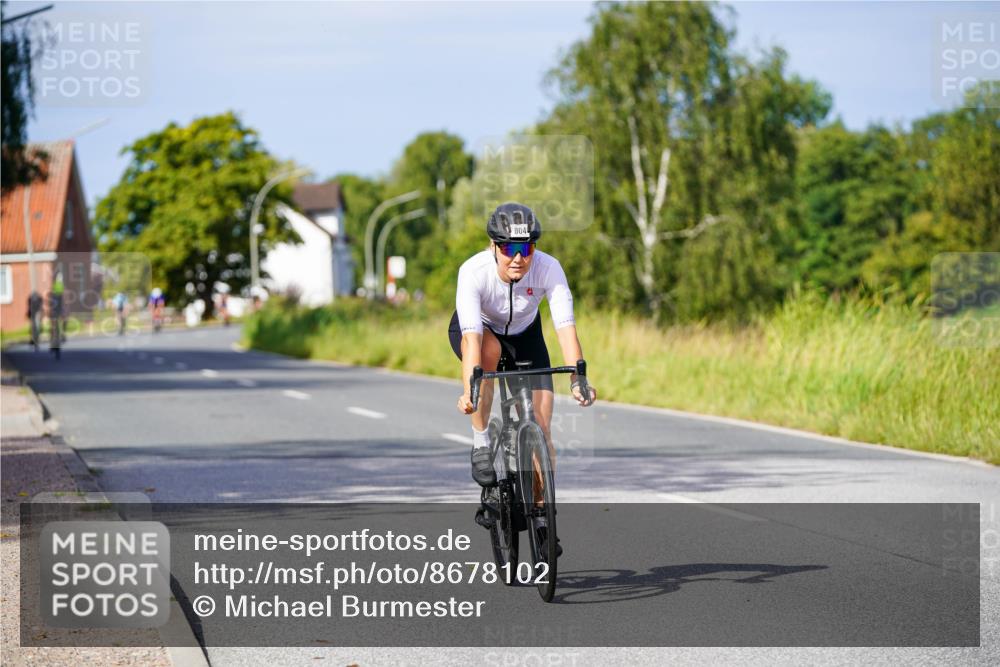 31.08.2025 - Elbe Triathlon Hamburg Michael Burmester http://msf.ph/oto/8678102 31.08.2025 10:32:52 Radfahren 804, 1195 meine-sportfotos.de
