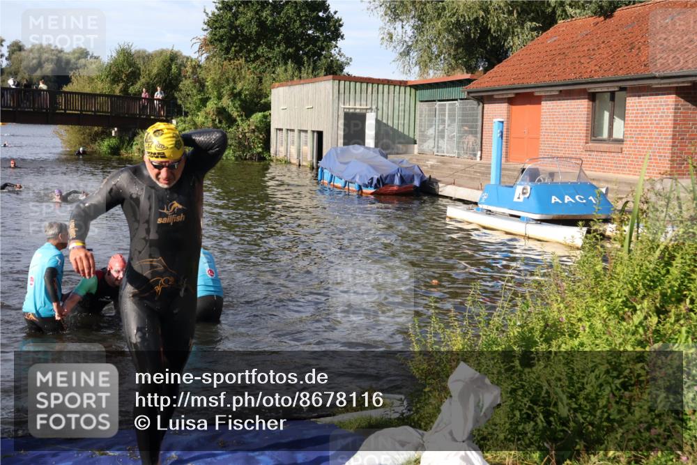 31.08.2025 - Elbe Triathlon Hamburg Luisa Fischer http://msf.ph/oto/8678116 31.08.2025 09:22:46 Schwimmen 587, 667, 766 meine-sportfotos.de