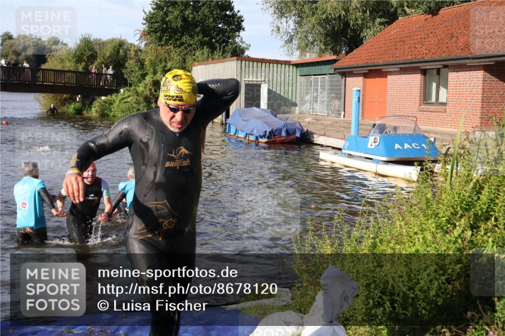 31.08.2025 - Elbe Triathlon Hamburg Luisa Fischer http://msf.ph/oto/8678120 31.08.2025 09:22:46 Schwimmen 587, 667, 766 meine-sportfotos.de