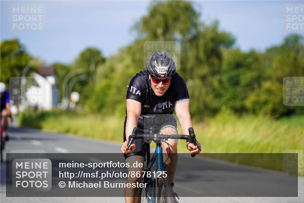 31.08.2025 - Elbe Triathlon Hamburg Michael Burmester http://msf.ph/oto/8678125 31.08.2025 10:33:05 Radfahren 1112, 1116, 1184, 1234, 1243 meine-sportfotos.de