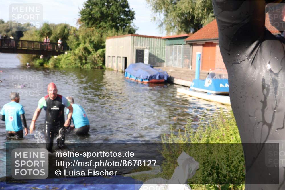 31.08.2025 - Elbe Triathlon Hamburg Luisa Fischer http://msf.ph/oto/8678127 31.08.2025 09:22:48 Schwimmen 587, 667, 766 meine-sportfotos.de