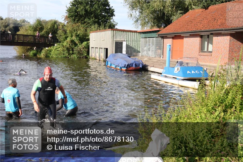31.08.2025 - Elbe Triathlon Hamburg Luisa Fischer http://msf.ph/oto/8678130 31.08.2025 09:22:48 Schwimmen 587, 667, 766 meine-sportfotos.de