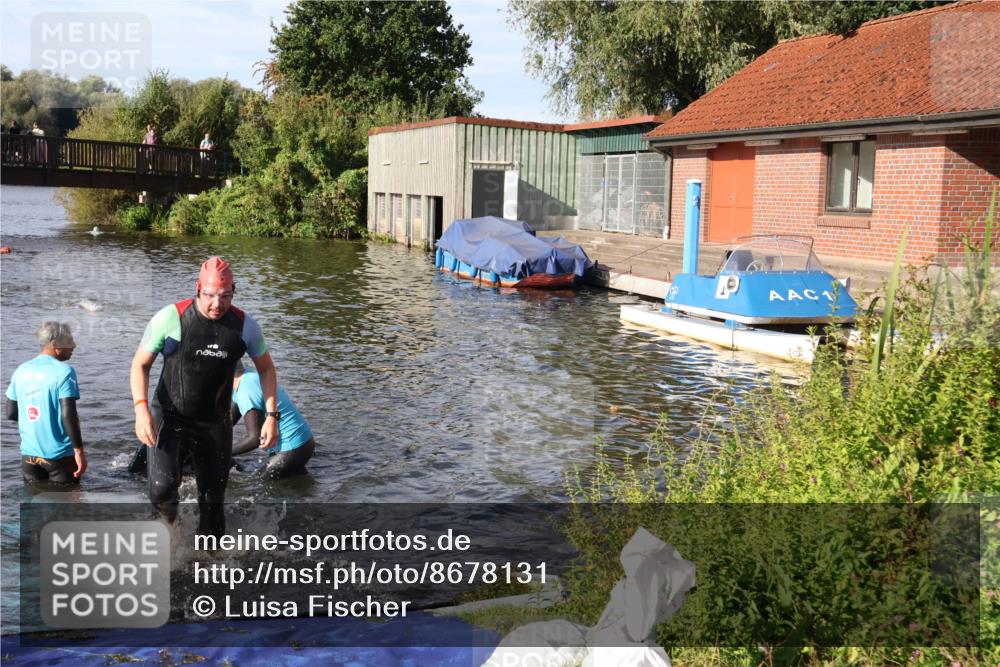 31.08.2025 - Elbe Triathlon Hamburg Luisa Fischer http://msf.ph/oto/8678131 31.08.2025 09:22:48 Schwimmen 587, 667, 766 meine-sportfotos.de