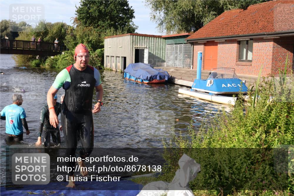 31.08.2025 - Elbe Triathlon Hamburg Luisa Fischer http://msf.ph/oto/8678138 31.08.2025 09:22:50 Schwimmen 587, 667 meine-sportfotos.de