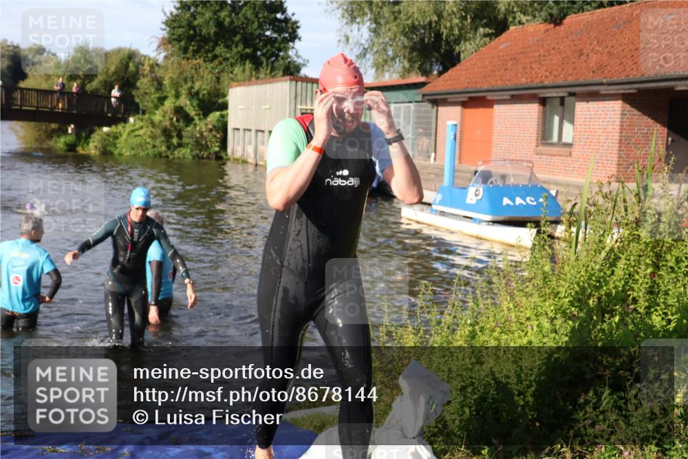 31.08.2025 - Elbe Triathlon Hamburg Luisa Fischer http://msf.ph/oto/8678144 31.08.2025 09:22:51 Schwimmen 587, 667 meine-sportfotos.de