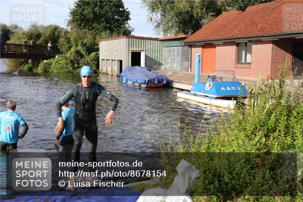 31.08.2025 - Elbe Triathlon Hamburg Luisa Fischer http://msf.ph/oto/8678154 31.08.2025 09:22:54 Schwimmen 587, 667 meine-sportfotos.de