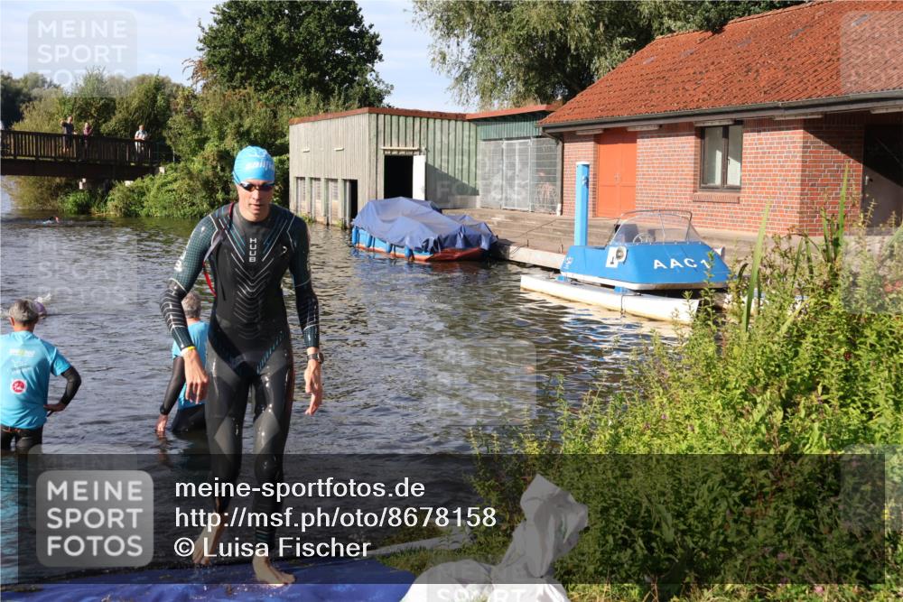 31.08.2025 - Elbe Triathlon Hamburg Luisa Fischer http://msf.ph/oto/8678158 31.08.2025 09:22:55 Schwimmen 667 meine-sportfotos.de