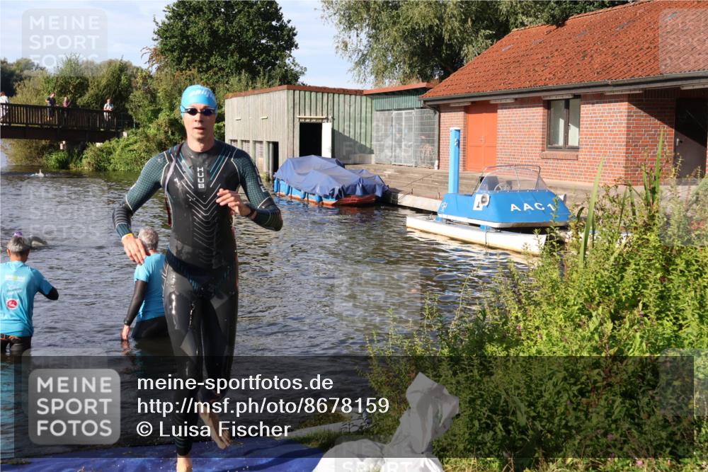 31.08.2025 - Elbe Triathlon Hamburg Luisa Fischer http://msf.ph/oto/8678159 31.08.2025 09:22:55 Schwimmen 667 meine-sportfotos.de