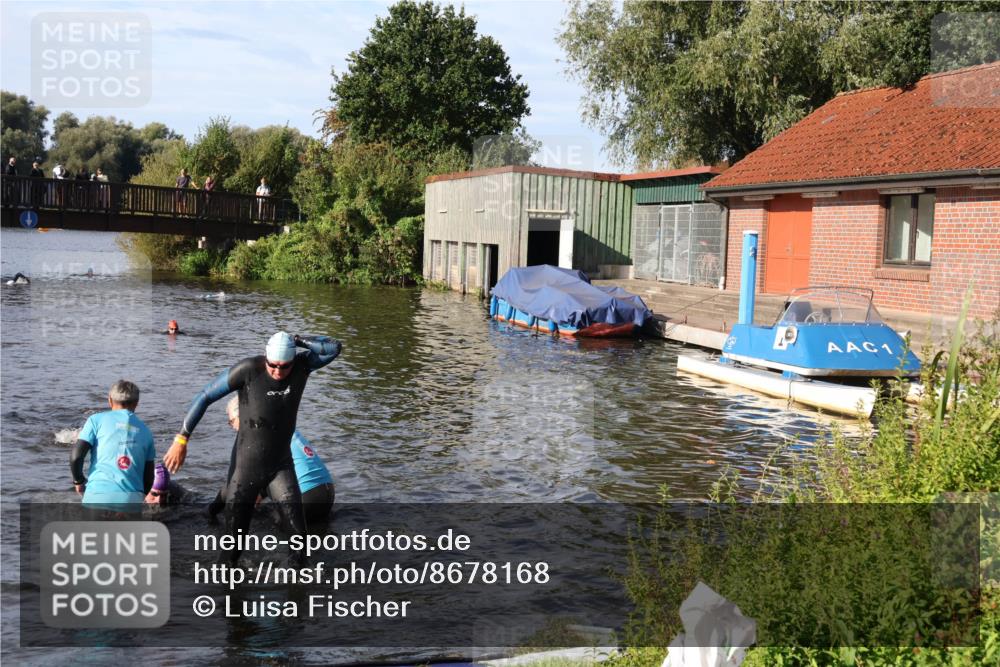 31.08.2025 - Elbe Triathlon Hamburg Luisa Fischer http://msf.ph/oto/8678168 31.08.2025 09:23:05 Schwimmen 739, 768 meine-sportfotos.de