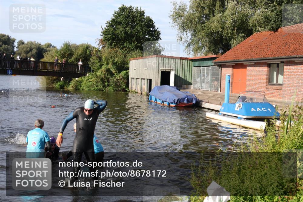 31.08.2025 - Elbe Triathlon Hamburg Luisa Fischer http://msf.ph/oto/8678172 31.08.2025 09:23:06 Schwimmen 739, 768 meine-sportfotos.de