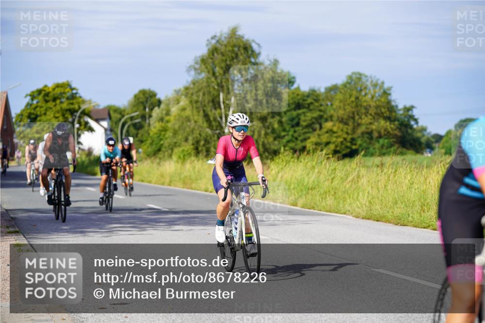 31.08.2025 - Elbe Triathlon Hamburg Michael Burmester http://msf.ph/oto/8678226 31.08.2025 10:33:28 Radfahren 826, 838, 850, 859, 908, 944, 1211, 1235, 1241 meine-sportfotos.de