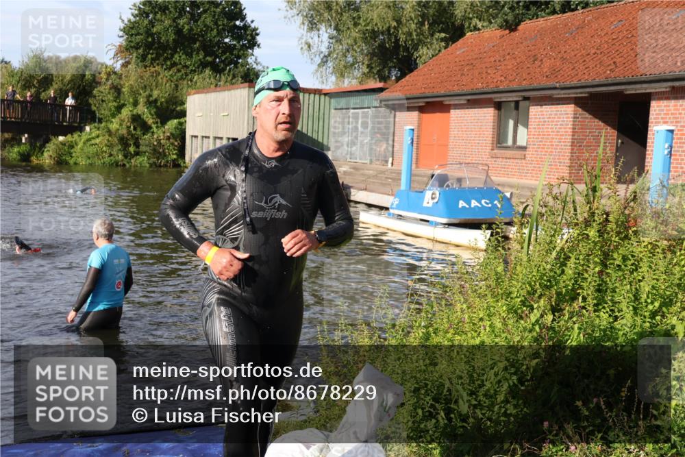 31.08.2025 - Elbe Triathlon Hamburg Luisa Fischer http://msf.ph/oto/8678229 31.08.2025 09:23:18 Schwimmen 744 meine-sportfotos.de