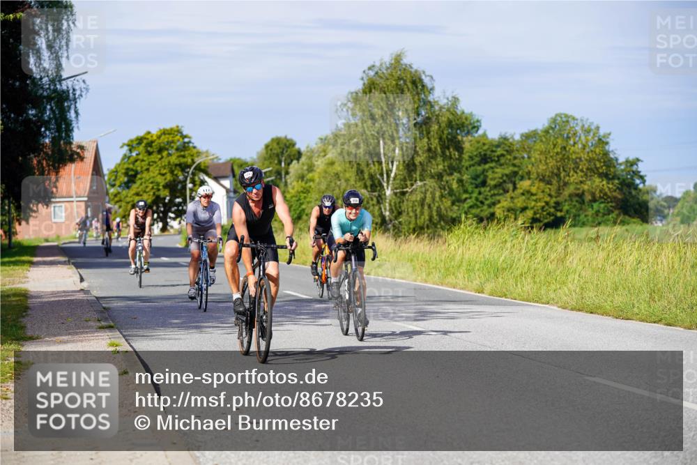 31.08.2025 - Elbe Triathlon Hamburg Michael Burmester http://msf.ph/oto/8678235 31.08.2025 10:33:29 Radfahren 826, 838, 850, 859, 908, 1211, 1235, 1241 meine-sportfotos.de