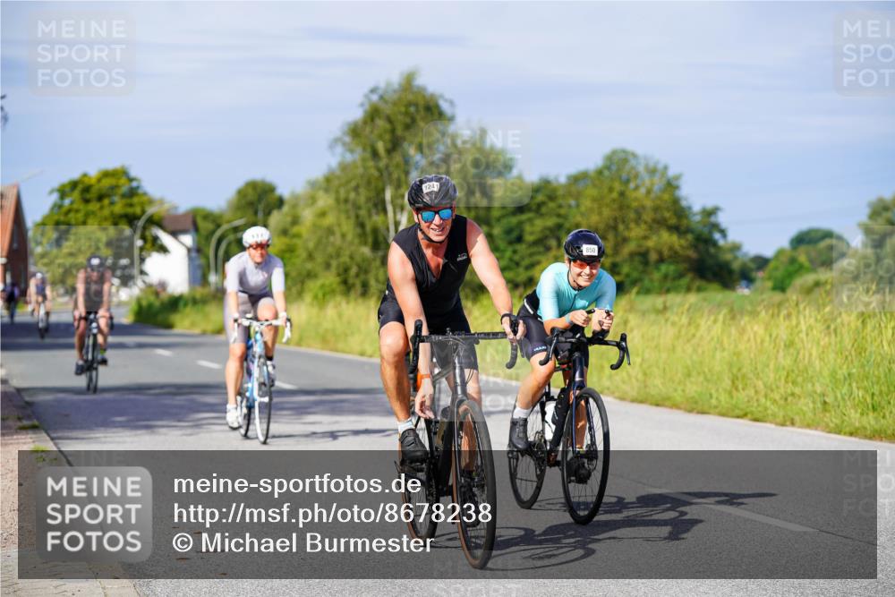 31.08.2025 - Elbe Triathlon Hamburg Michael Burmester http://msf.ph/oto/8678238 31.08.2025 10:33:29 Radfahren 826, 838, 850, 859, 908, 1211, 1235, 1241 meine-sportfotos.de