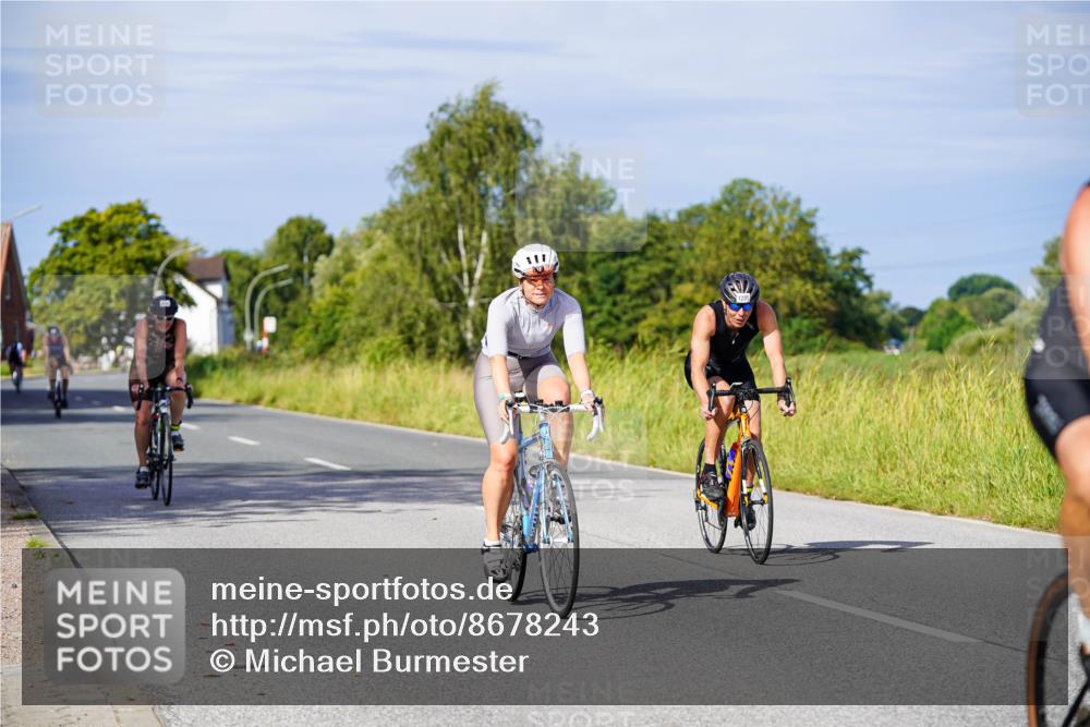 31.08.2025 - Elbe Triathlon Hamburg Michael Burmester http://msf.ph/oto/8678243 31.08.2025 10:33:30 Radfahren 826, 838, 850, 859, 908, 1211, 1235, 1241 meine-sportfotos.de