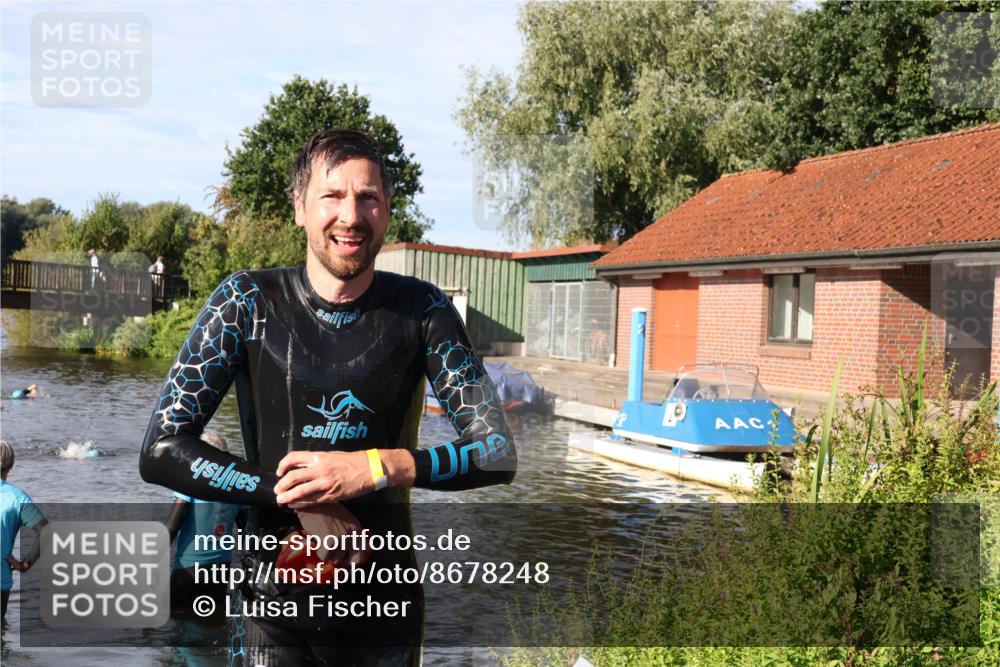 31.08.2025 - Elbe Triathlon Hamburg Luisa Fischer http://msf.ph/oto/8678248 31.08.2025 09:23:34 Schwimmen 689, 761 meine-sportfotos.de