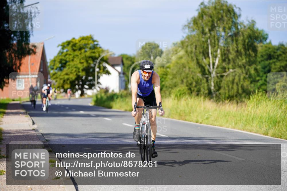 31.08.2025 - Elbe Triathlon Hamburg Michael Burmester http://msf.ph/oto/8678261 31.08.2025 10:33:34 Radfahren 820, 838, 859, 869, 1211, 1235 meine-sportfotos.de