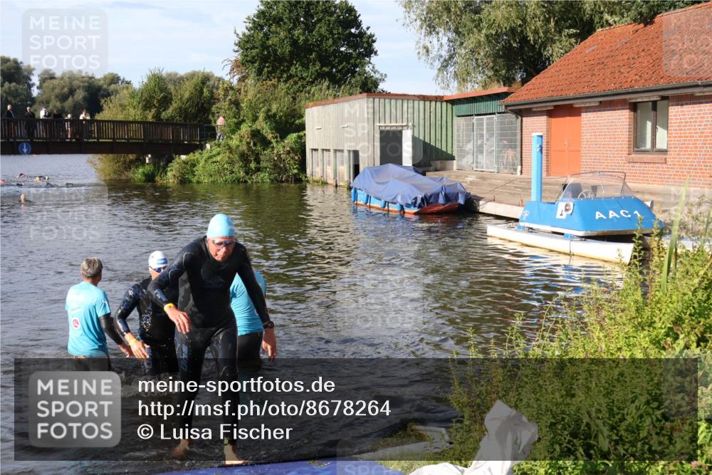 31.08.2025 - Elbe Triathlon Hamburg Luisa Fischer http://msf.ph/oto/8678264 31.08.2025 09:23:55 Schwimmen 701, 775 meine-sportfotos.de