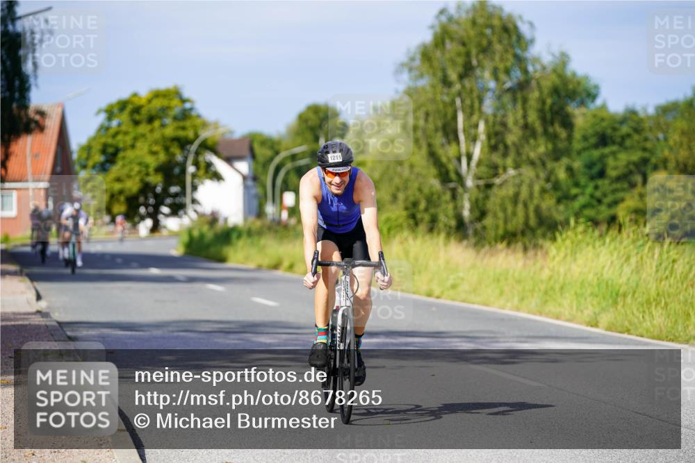 31.08.2025 - Elbe Triathlon Hamburg Michael Burmester http://msf.ph/oto/8678265 31.08.2025 10:33:34 Radfahren 820, 838, 859, 869, 1211, 1235 meine-sportfotos.de