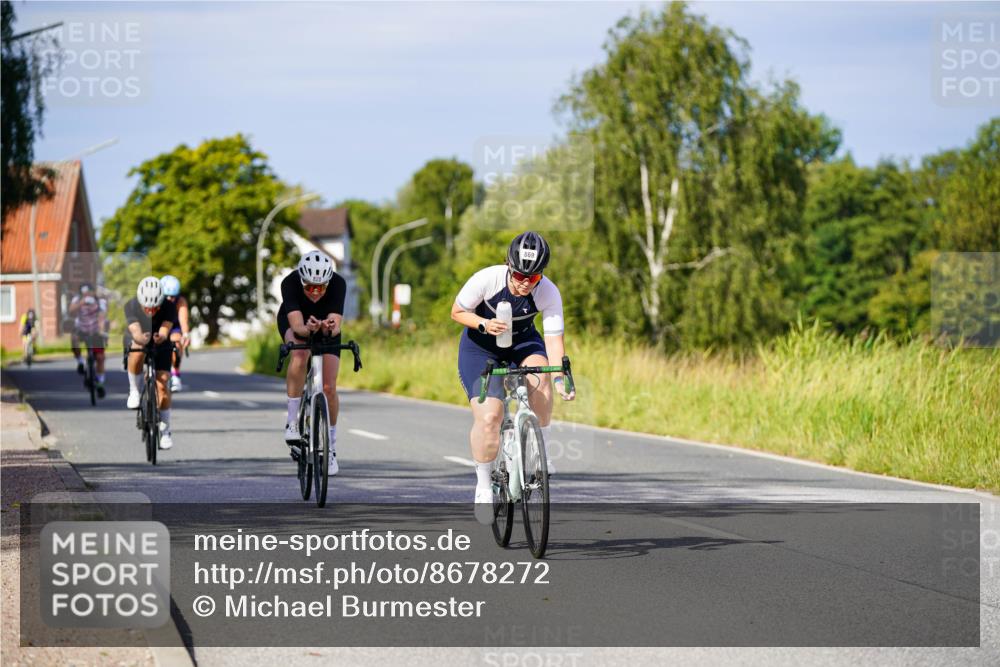 31.08.2025 - Elbe Triathlon Hamburg Michael Burmester http://msf.ph/oto/8678272 31.08.2025 10:33:40 Radfahren 758, 820, 823, 825, 869 meine-sportfotos.de