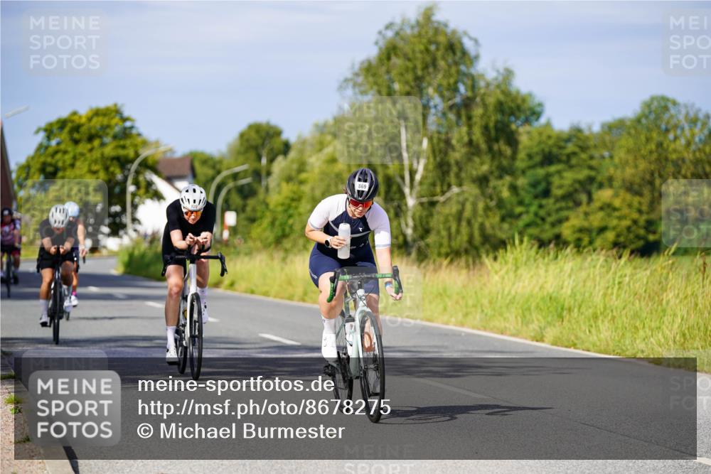31.08.2025 - Elbe Triathlon Hamburg Michael Burmester http://msf.ph/oto/8678275 31.08.2025 10:33:40 Radfahren 758, 820, 823, 825, 869 meine-sportfotos.de