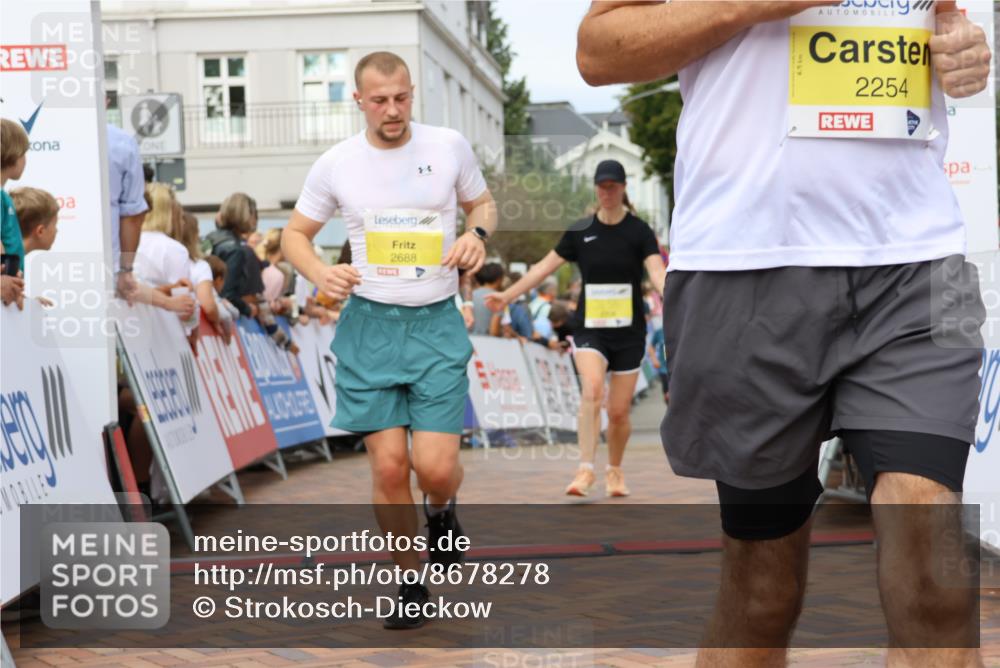 31.08.2025 - 21. Blankeneser Heldenlauf Strokosch-Dieckow http://msf.ph/oto/8678278 31.08.2025 10:26:35 Ziel 2706, 2254, 2497, 2648, 2688, 2007, 2487, 2296 meine-sportfotos.de