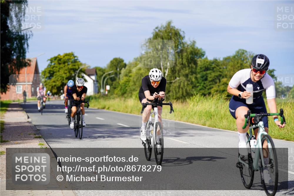 31.08.2025 - Elbe Triathlon Hamburg Michael Burmester http://msf.ph/oto/8678279 31.08.2025 10:33:41 Radfahren 758, 820, 823, 825, 869 meine-sportfotos.de
