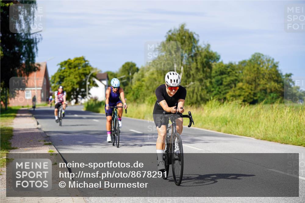 31.08.2025 - Elbe Triathlon Hamburg Michael Burmester http://msf.ph/oto/8678291 31.08.2025 10:33:42 Radfahren 758, 820, 823, 825, 869, 1223 meine-sportfotos.de