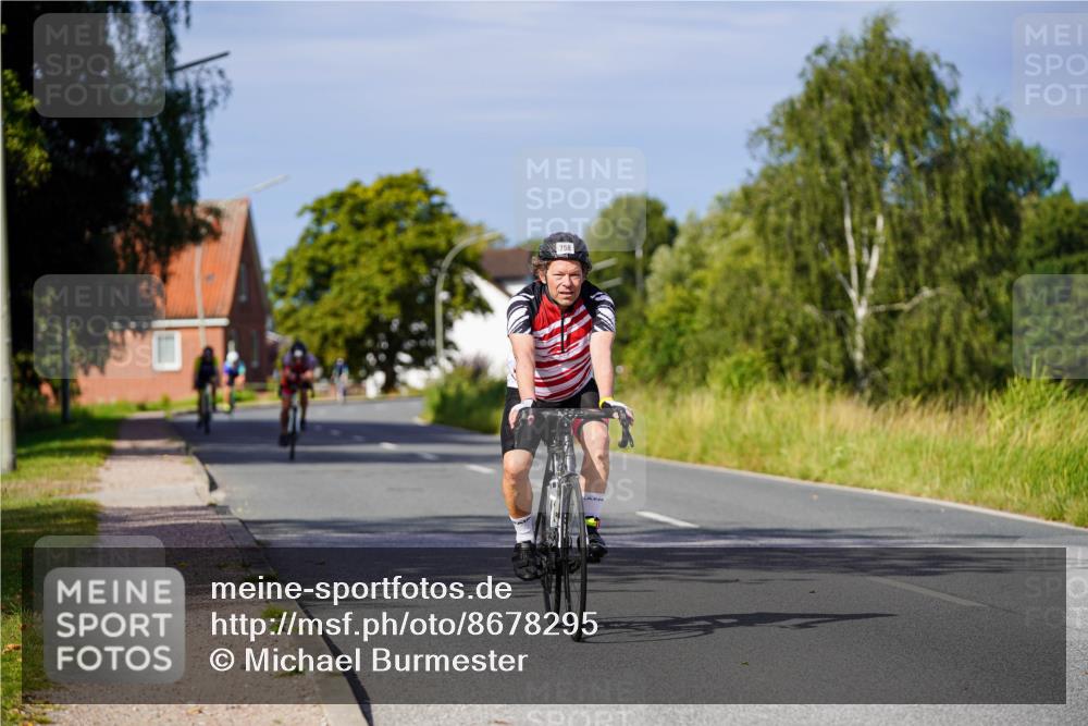 31.08.2025 - Elbe Triathlon Hamburg Michael Burmester http://msf.ph/oto/8678295 31.08.2025 10:33:45 Radfahren 758, 823, 825, 1223 meine-sportfotos.de