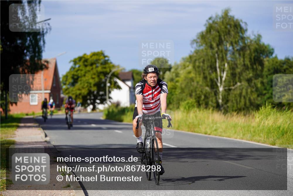 31.08.2025 - Elbe Triathlon Hamburg Michael Burmester http://msf.ph/oto/8678298 31.08.2025 10:33:45 Radfahren 758, 823, 825, 1223 meine-sportfotos.de